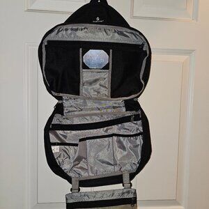 Eagle Creek Pack-It | Wallaby Hanging Toiletries Bag | NWT